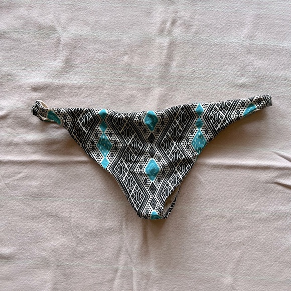 ACACIA SWIMWEAR size Med bottoms in Thai - Picture 2 of 3